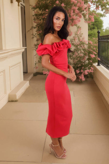 Isabella | Vestido midi con detalle de volantes magenta y escote bardot